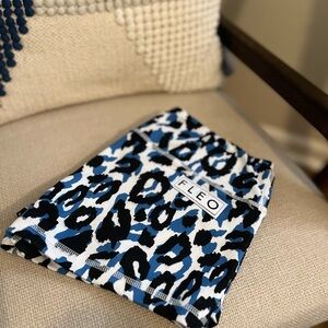 Fleo original style short. Leopard. Sz small